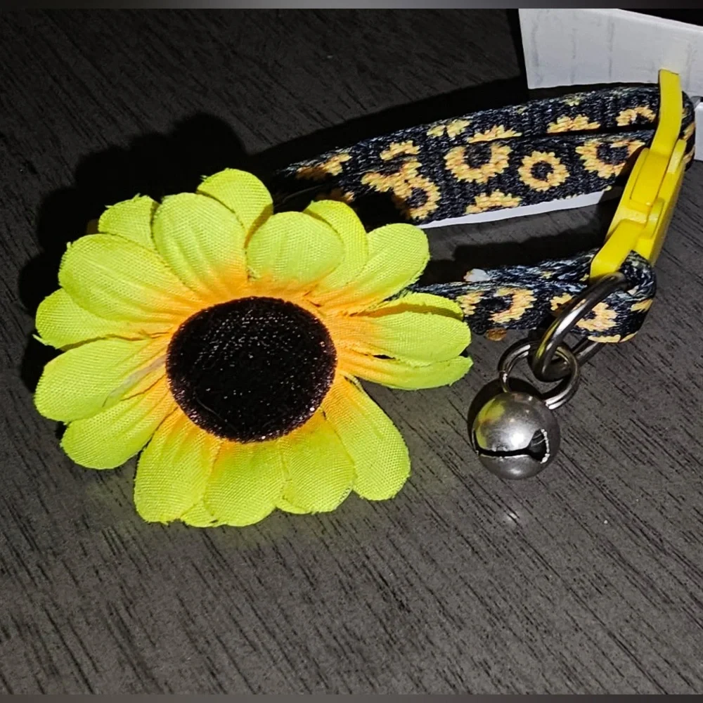 Whisker City Sunflower Kitten Collar